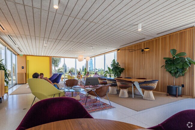 Ashes and Diamonds Winery offers a luxurious wine tasting experience in Springwood Estates.