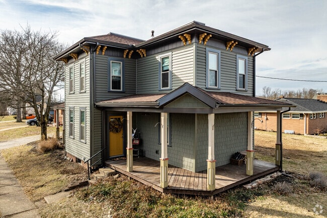 Historic homes from the 1800s dot the neighborhoods of Louisville, Ohio.