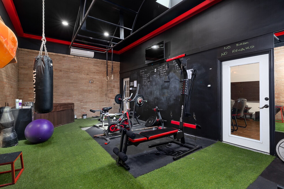 608 W Jonquil Ave, McAllen, TX 78501 - photo 1