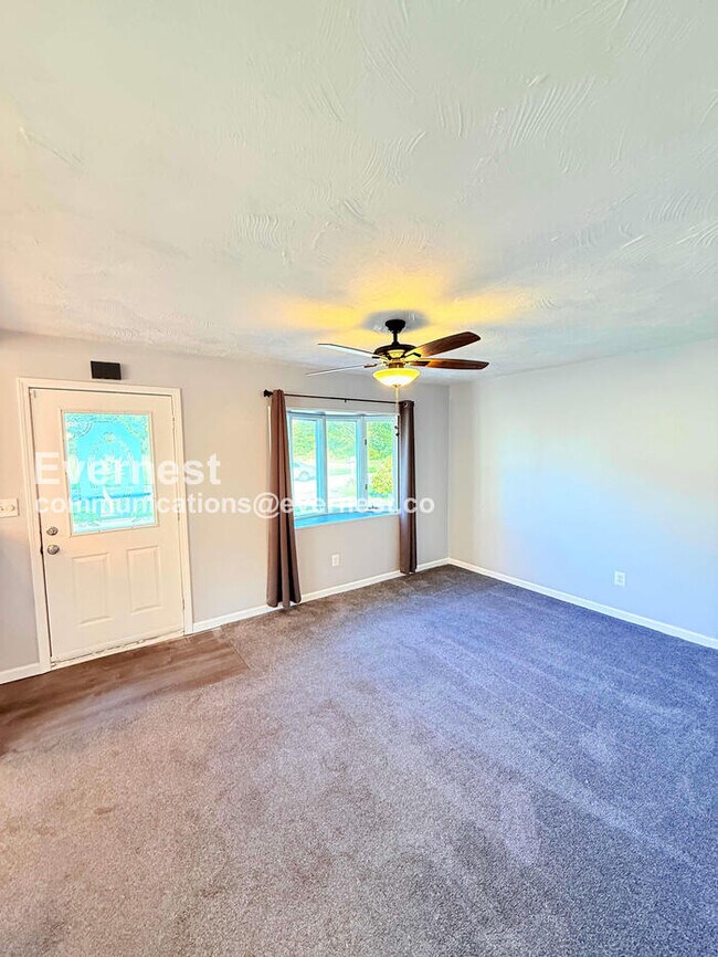 9433 Sylvia St, Taylor, MI 48180 - photo 7