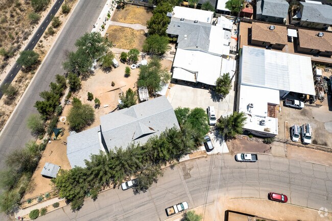 Highland Free School is a quick commute for many Barrio San Antonio residents.