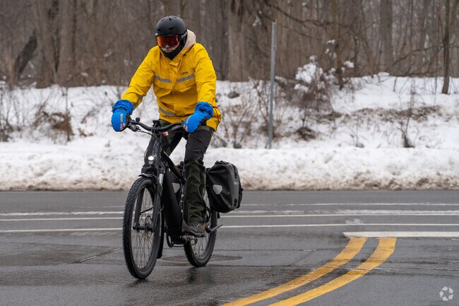 Easily commute from the Fox Ridge neighborhood in Middleton, WI to Madison, WI in any season.