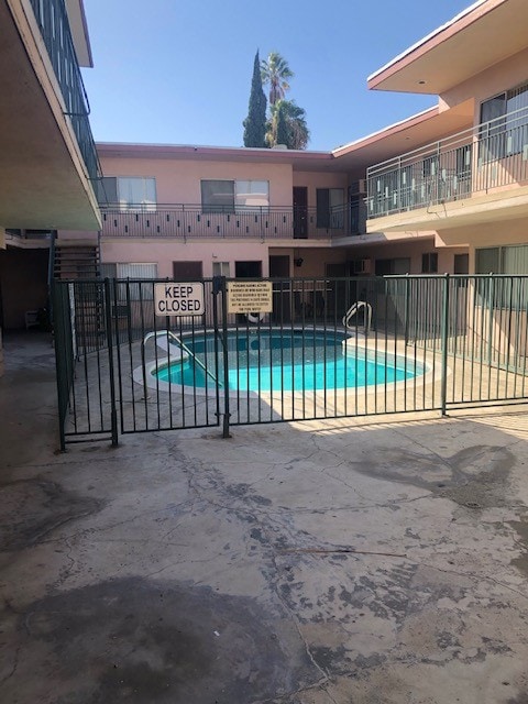 15810 Vanowen St unit 2 br, Van Nuys, CA 91406 - photo 4