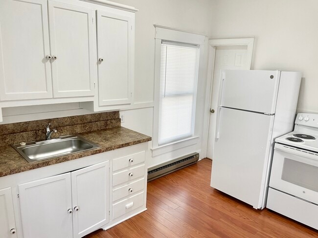 803 W Edwards St unit B, Springfield, IL 62704 - photo 3