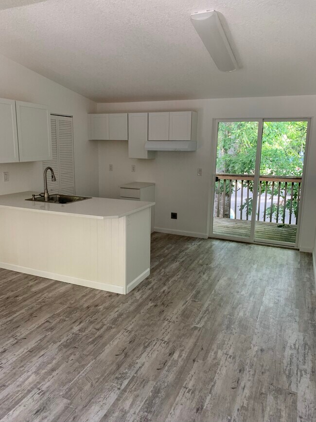 4950 SW 45th Ave unit 16, Portland, OR 97221 - photo 3