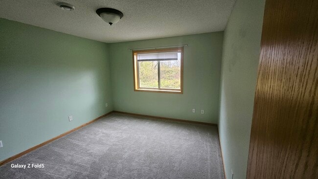 18110 Vance Cir NW unit B, Elk River, MN 55330 - photo 2