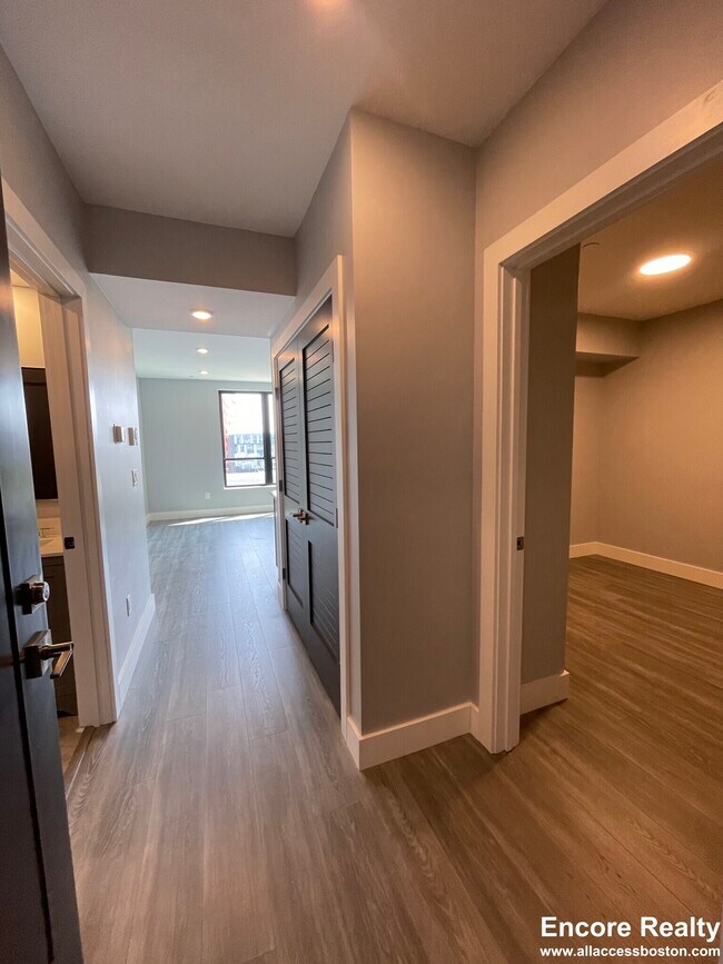 365 Western Ave unit 614, Boston, MA 02135 - photo 5