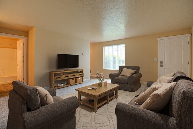 Brook Hollow Apartments, Salem, OR 97305 - photo 3