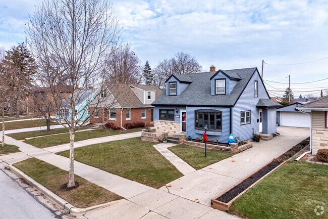 Cape Cod homes are found in the Conrad Gardens neighborhood.