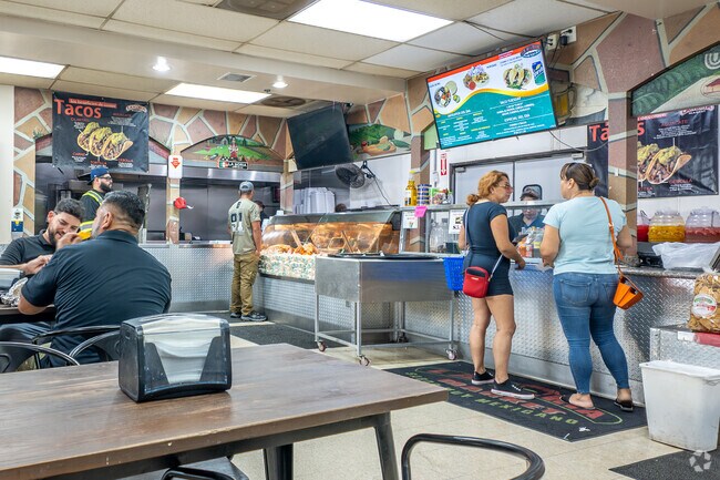 La Noria Market in Carvedale offers a delicious selection of ready-made tamales and tacos.