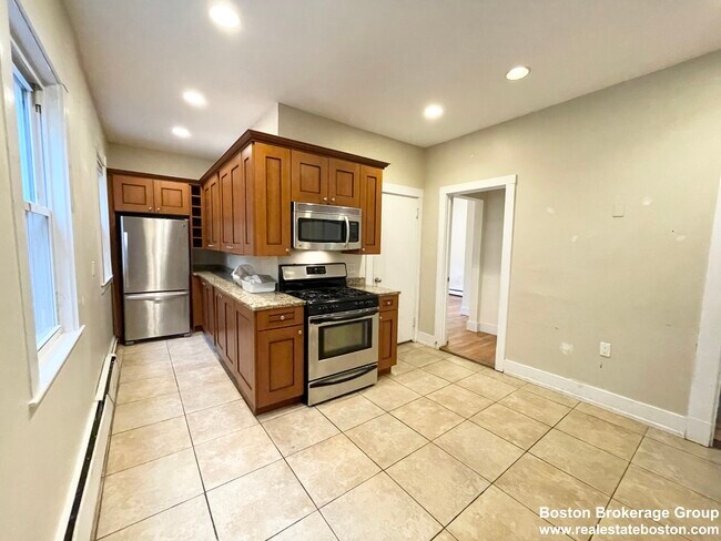 72 Calumet St unit 2, Roxbury Crossing, MA 02120 - photo 2