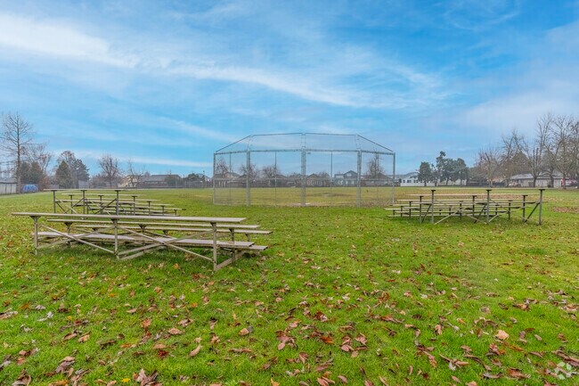 Watch your kids play ball at Barendse Park in Hubbard, OR.