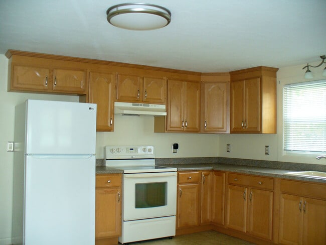 216 5th St unit 1, Leominster, MA 01453 - photo 4