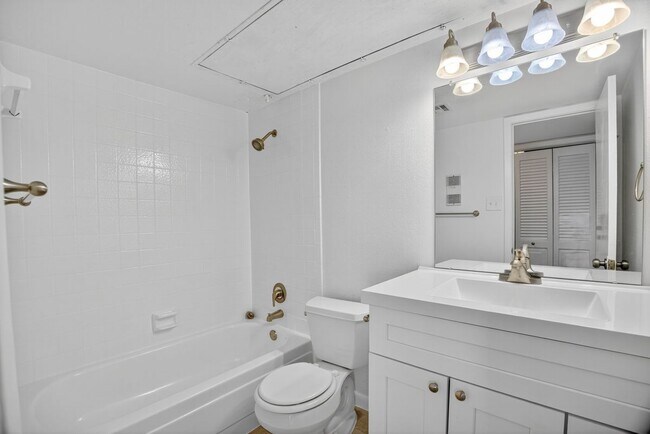 8527 Hearth Dr, Houston, TX 77054 - photo 6