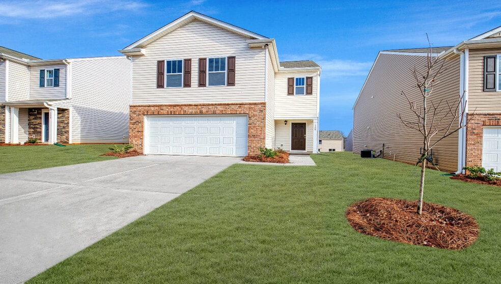 1439 Mammoth Rd, Hickory, NC 28602 - photo 1