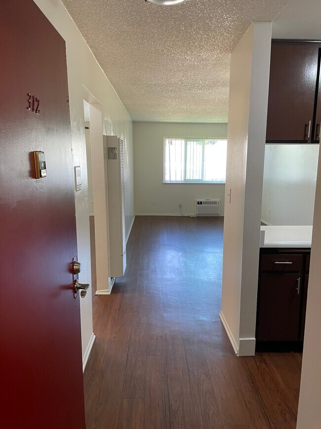 805 S Mesa St, San Pedro, CA 90731