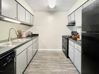 1103 Corder Rd, Warner Robins, GA 31088