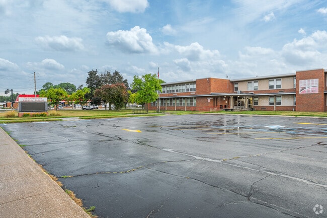 Willowcreek Middle School has excellent teachers and staff.