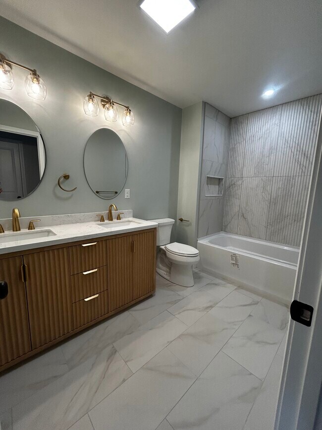 246 Front St unit 3, Lincoln, RI 02865 - photo 4