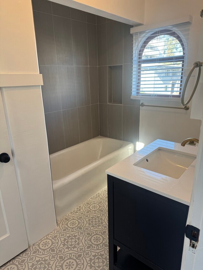 245 Myrtle Rd unit 1, Burlingame, CA 94010 - photo 3