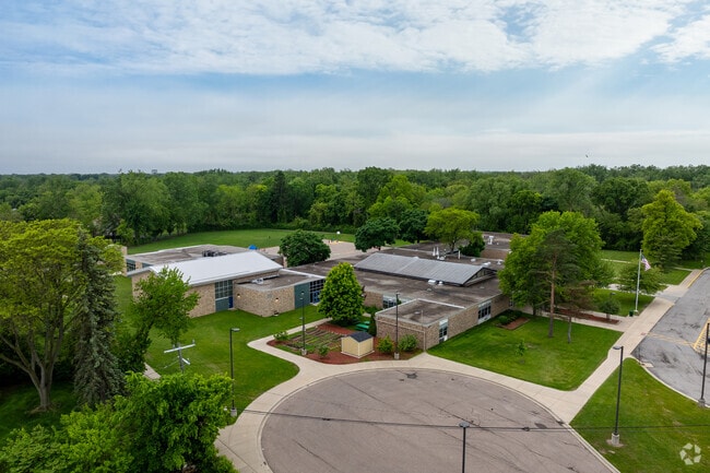 River Oaks Elementary School is centrally located, making it easy to access.