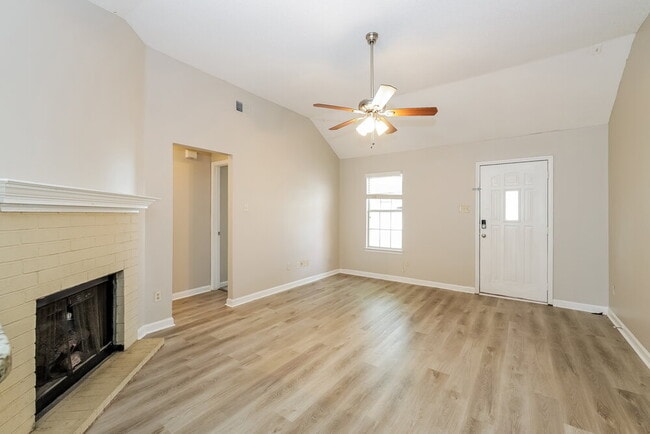 6883 Lagrange Cir N, Cordova, TN 38018 - photo 4