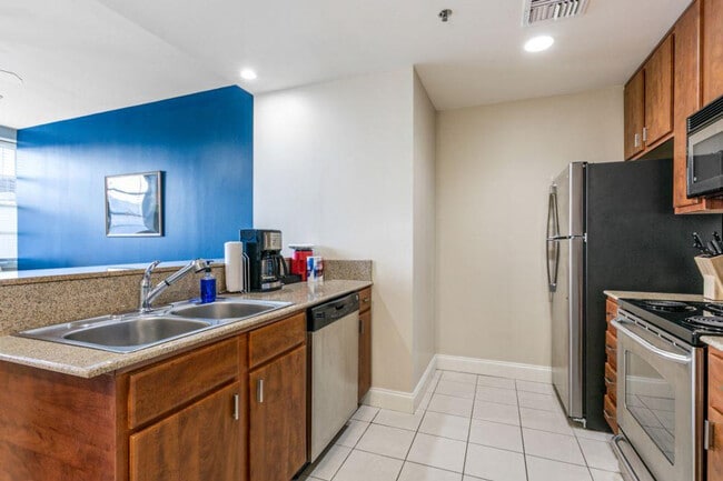 925 Common St unit ID1266939P, New Orleans, LA 70112 - photo 3