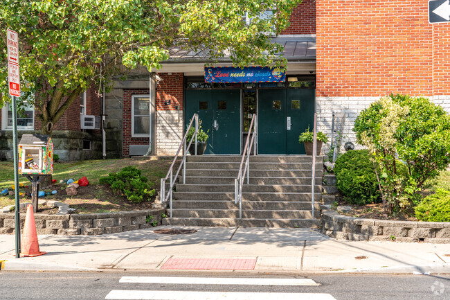 Forest Street Elementary School has decorations and books set out front.