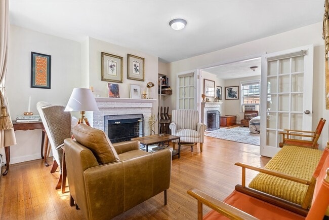 86 W Cedar St, Boston, MA 02114 - photo 3