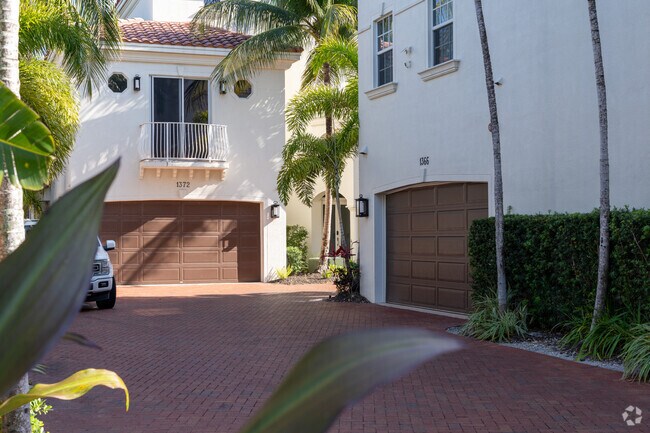 Spanish and Mediterranean revival style homes are abundant in Coral Ridge.