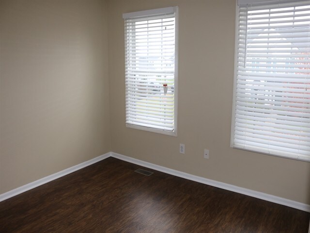 2480 Bloxom St, Grove City, OH 43123 - photo 7