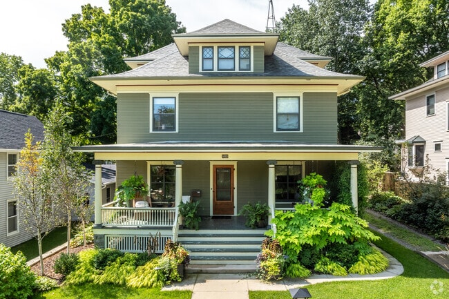 Large American Foursquare homes are a popular style in all of College Hill.