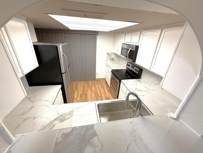 4557 N O'Connor Rd unit 1283, Irving, TX 75062 - photo 2