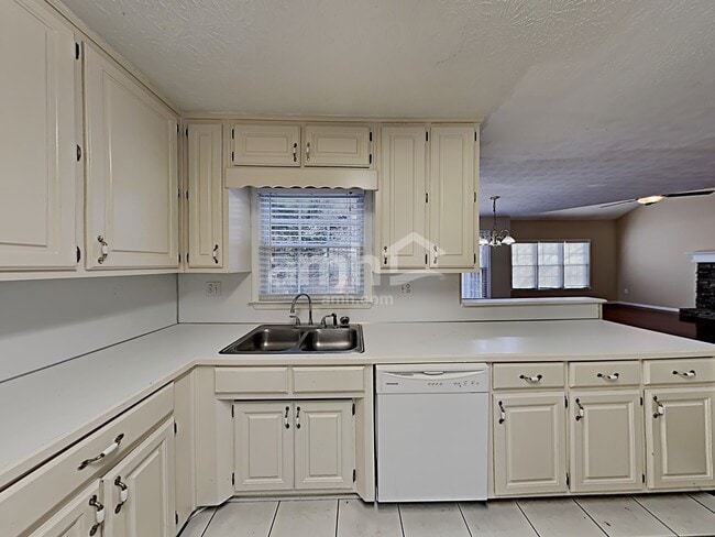 3969 Riverstone Dr, Suwanee, GA 30024 - photo 3