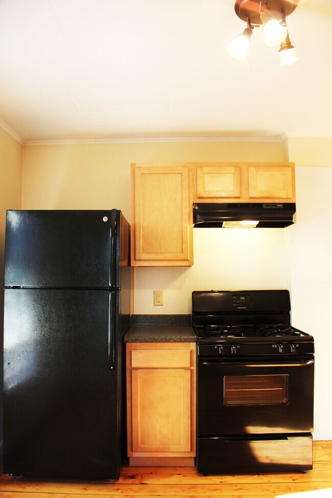 145 N Union St unit 2, Burlington, VT 05401 - photo 5
