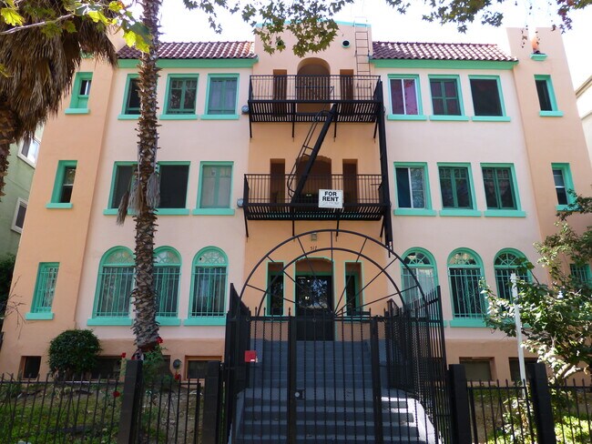 335 S Rampart Blvd unit 307, Los Angeles, CA 90057 - photo 2