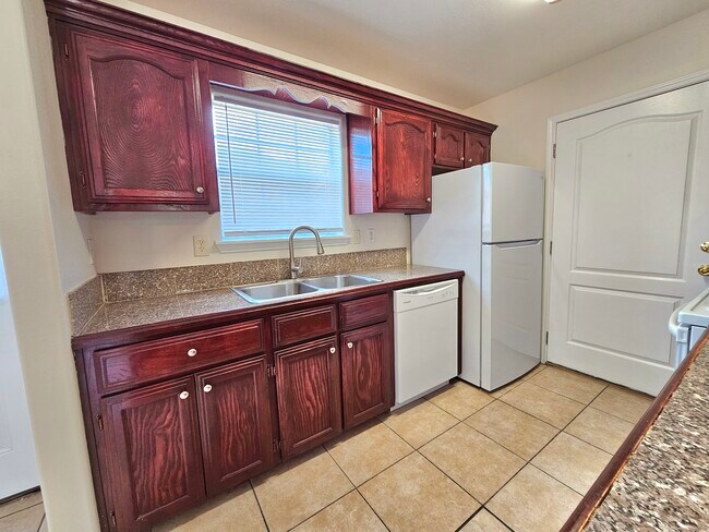 813 W Arroyo Park Ln unit C, Harlingen, TX 78550 - photo 7