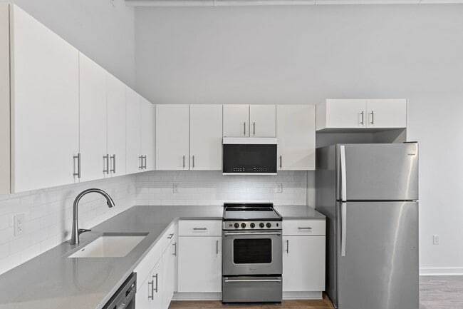 City View Apartments - 501 (501 S. Capitol, LLC), Lansing, MI 48933 - photo 2