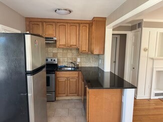 1640 Whitney Ave Unit 2nd Floor, Hamden, CT 06517