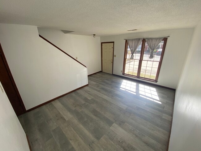 114 Colonial Ct, Summerville, SC 29483 - photo 3