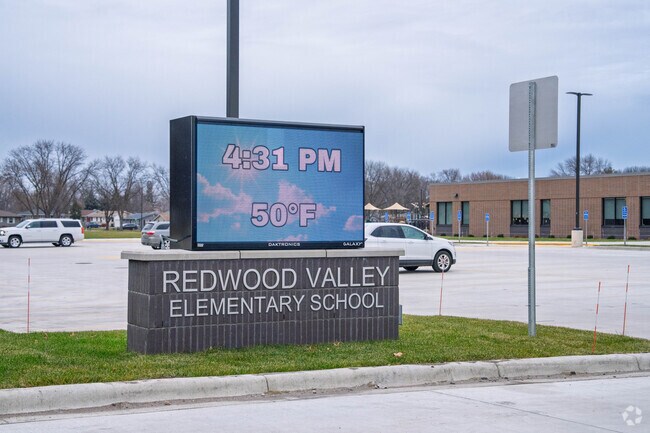 Reede Gray Elementary School offers a rich array of experiences where young minds thrive in a safe structured and innovative setting.