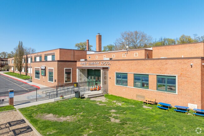 Downey Elementary School has a student to teacher ratio of 12:1.