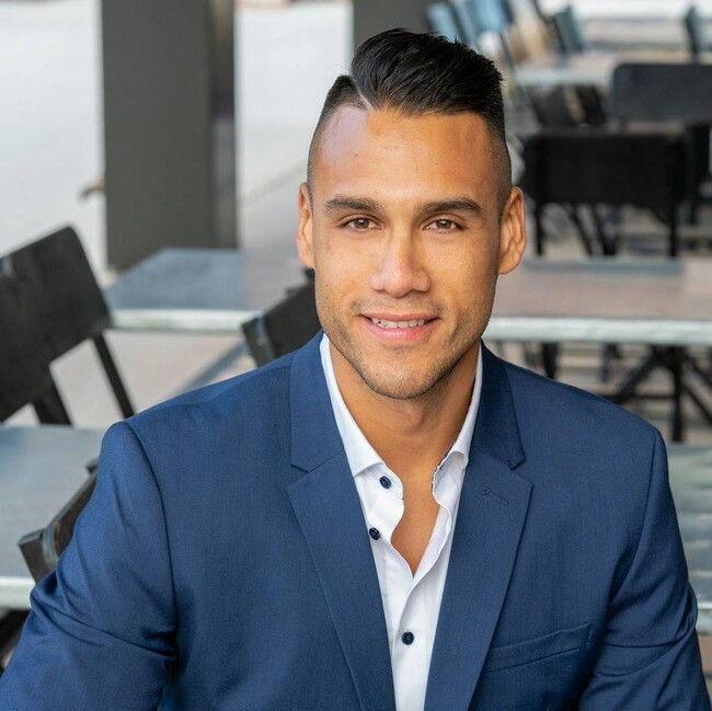 Agent Photo