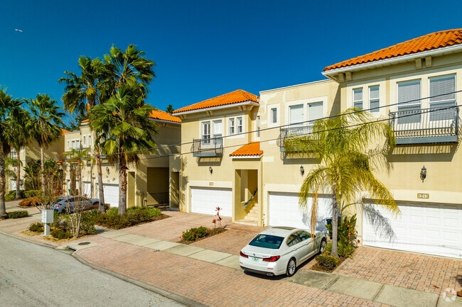 Residential townhouses in the neighborhood of Bayside West in Tampa, FL.