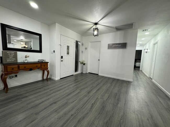 8538 E Chaparral Rd, Scottsdale, AZ 85250 - photo 3