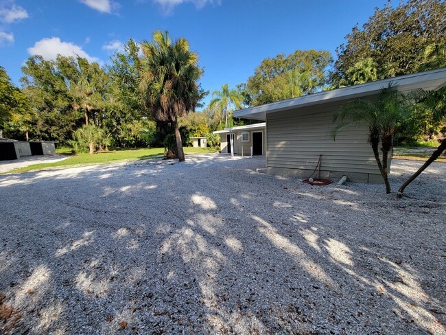 6150 61st St, Vero Beach, FL 32967 - photo 4