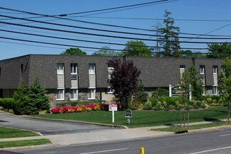 25 N Clinton Ave, Bay Shore, NY 11706