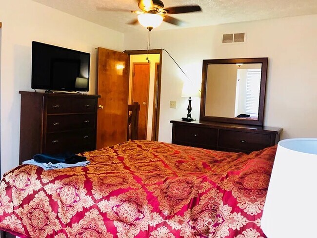 8179 Rochester Way unit 8179 Rochester Way, Westerville, OH 43081 - photo 5