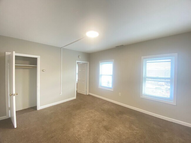 7 Commercial St unit E, Nashua, NH 03060 - photo 5