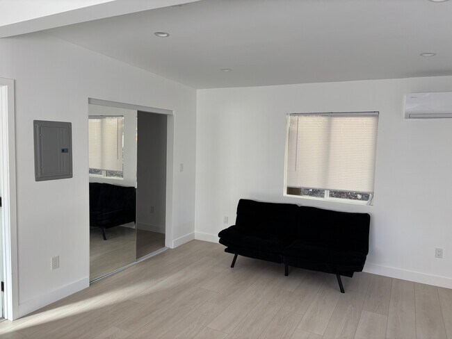 23316 Balmoral Ln unit 318, West Hills, CA 91307 - photo 3